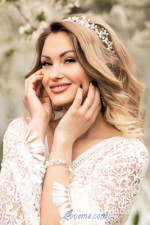 Elena, 209187, Alba, Italy, women, Age: 37, Art, painting, numerology, psychology, sports, traveling, University, Yoga Instructor, Hatha/fly yoga, swimming, jogging, Christian