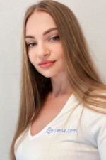 Yana, 212830, Wroclaw, Poland, women, Age: 32, Singing, dancing, beauty sphere, University, Beautician, Gym, Christian (Protestant)